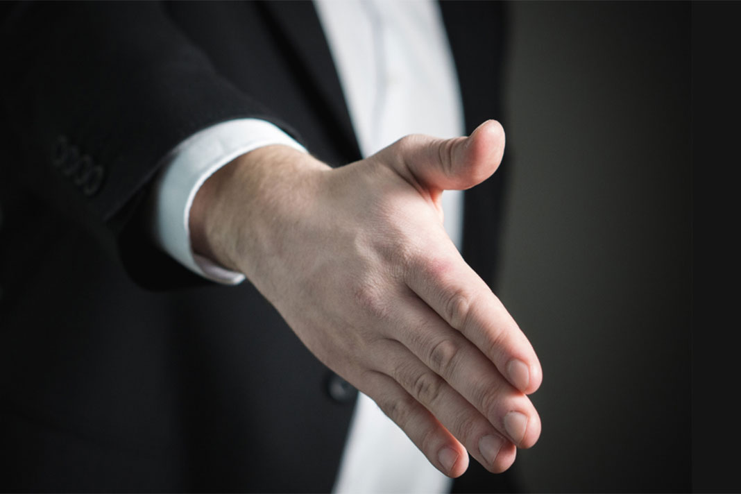 Fiducia, le persone si fidano ancora di chi vende?